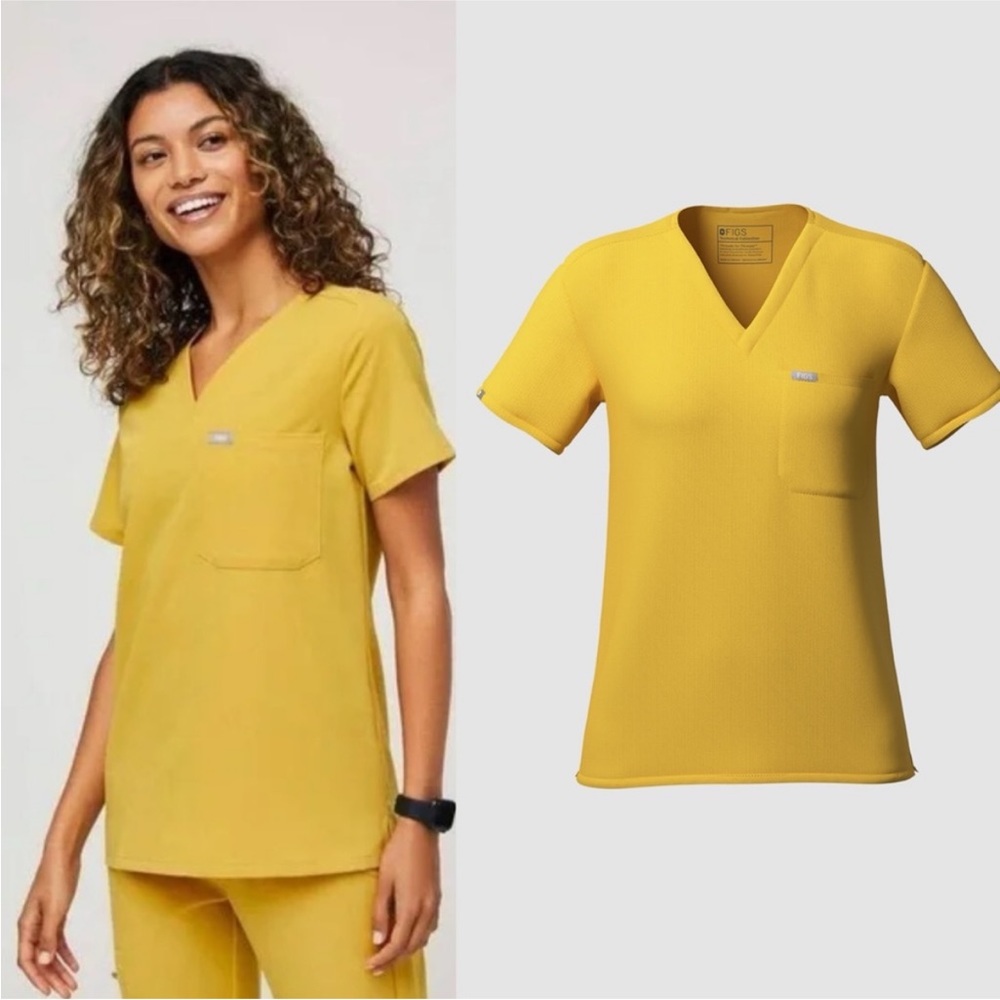 Light gold Figs scrub top size small